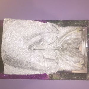 Mid thigh/Short length, cream/offwhite dress